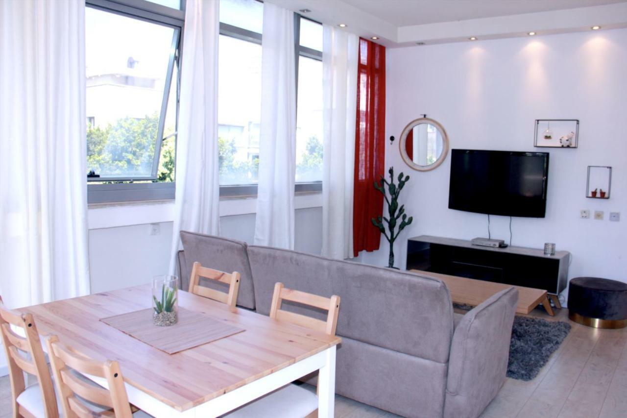 Central Apartment With Shelter Room -1 Bedroom & Living Room And Balcony Tel Aviv Ngoại thất bức ảnh