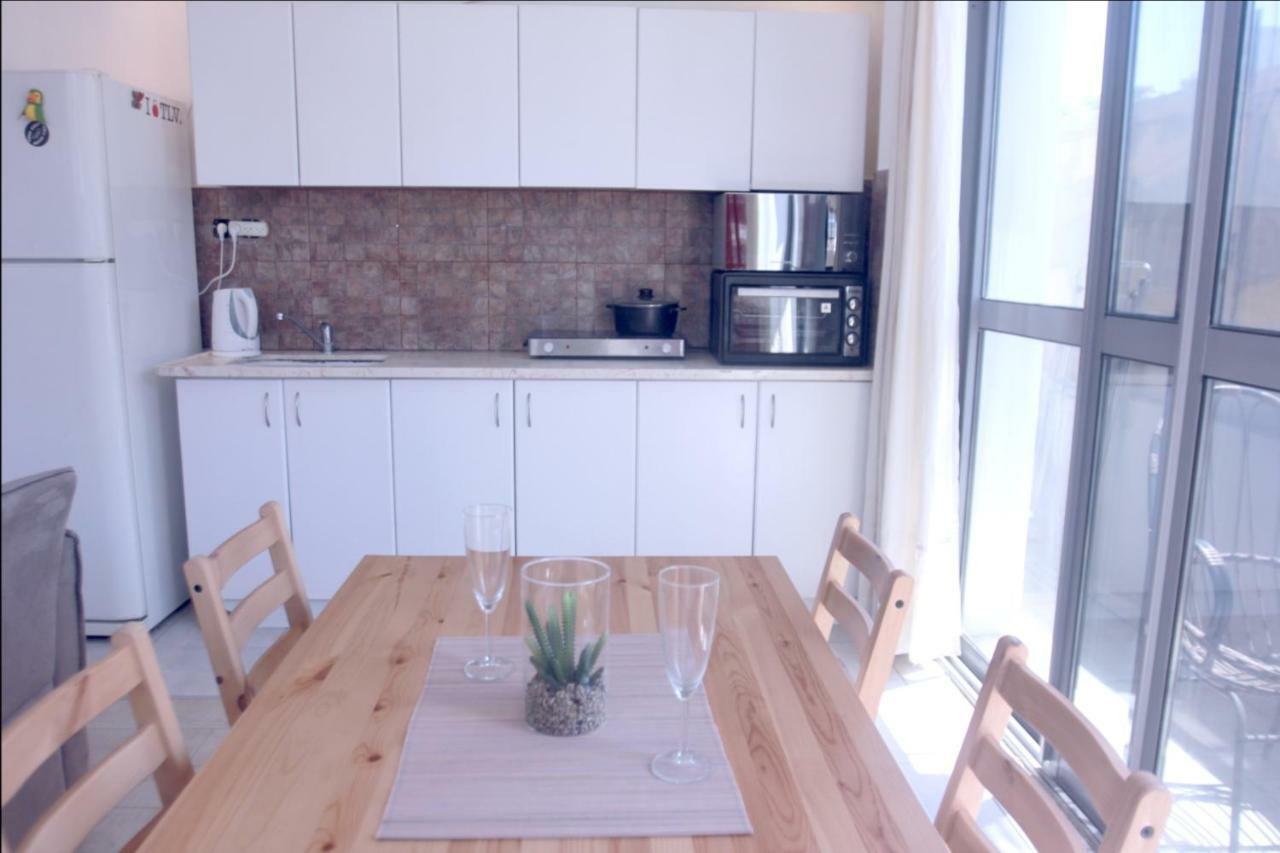 Central Apartment With Shelter Room -1 Bedroom & Living Room And Balcony Tel Aviv Ngoại thất bức ảnh